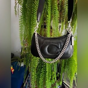 Teri Shoulder Bag With Signature Quilting